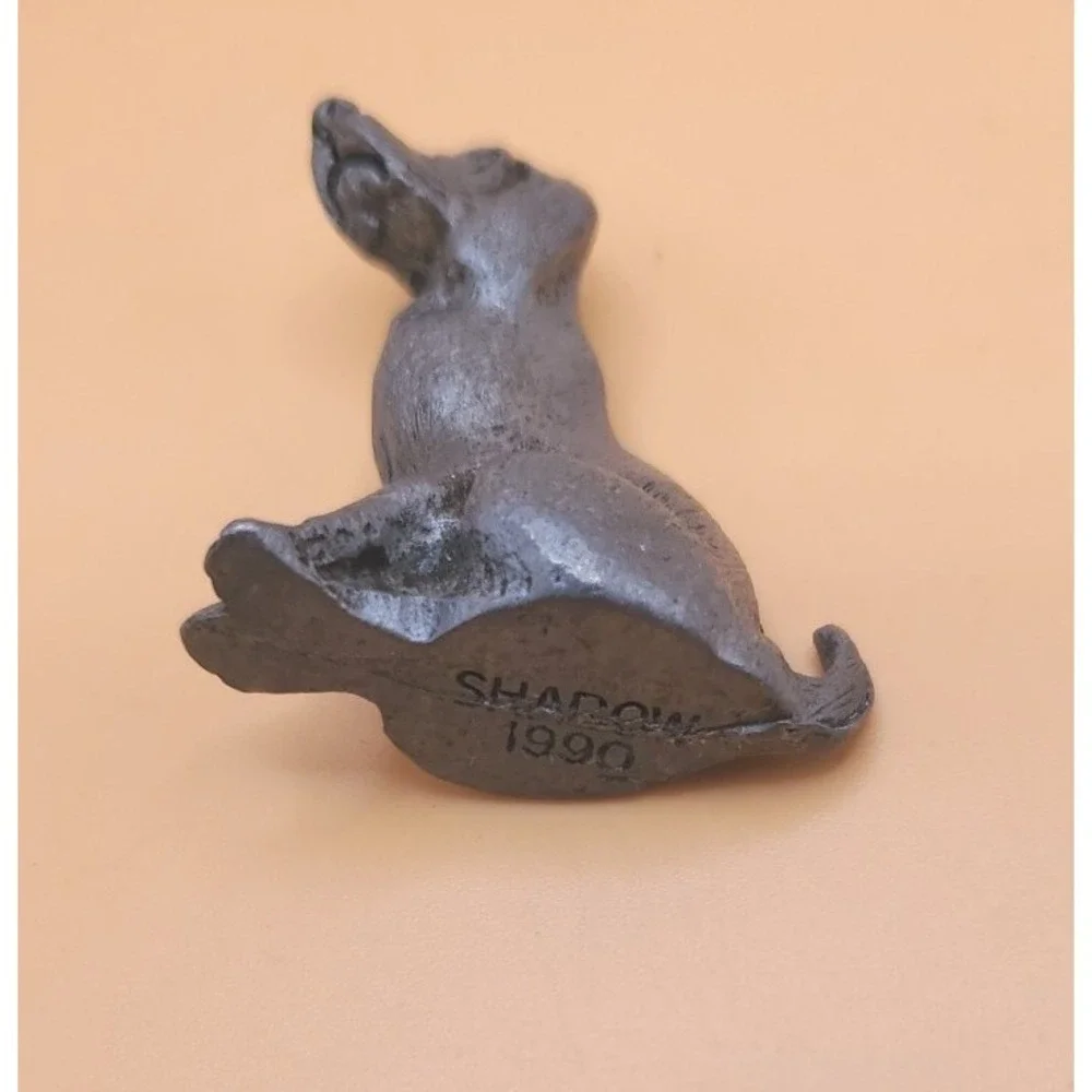 Vintage Signed 1990 Shadow Hound Dog Pewter Mini Figurine. Hunting Dog Keepsake